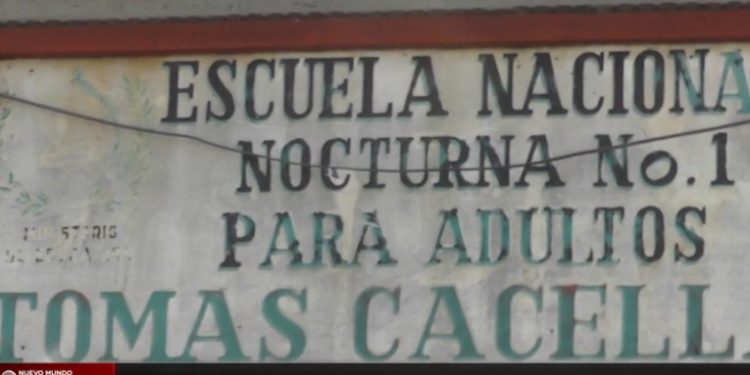 Sistema público de educación con problemas para tener maestros