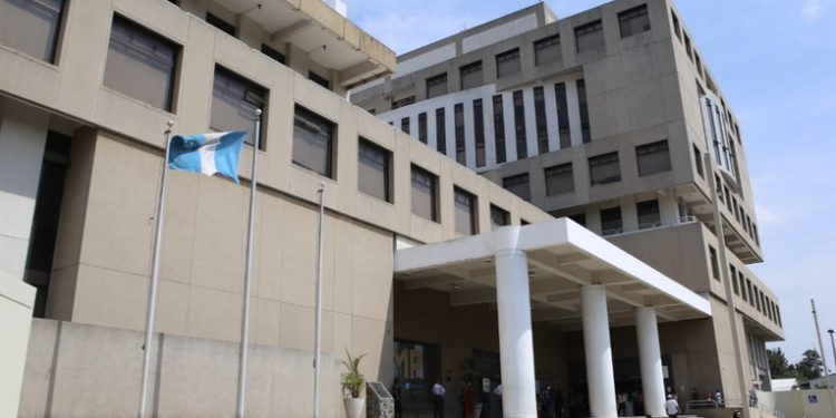 Solicitan retiro de inmunidad de jueza de paz señalada de facilitar la evasión de tres reos