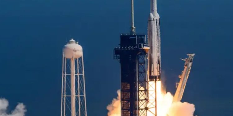 Sonda de la NASA despega rumbo a una luna de Júpiter
