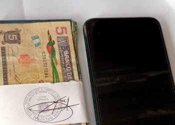 Sorprenden a niño llevando paquete de supuesta extorsión