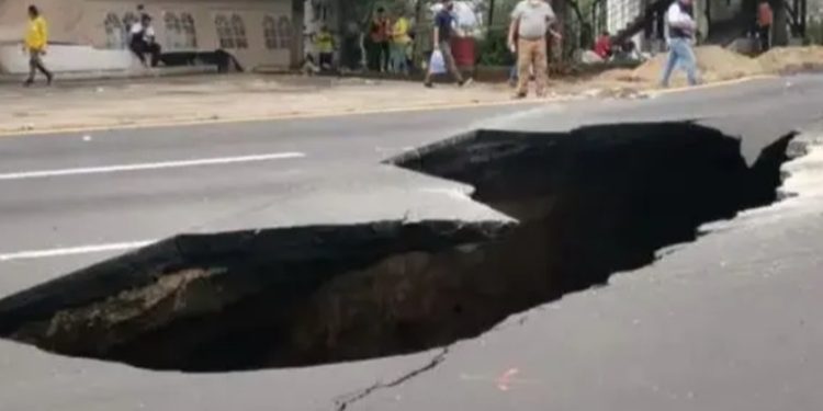 Sovocamiento del kilómetro 15.5 fue influenciado por falla sí­smica