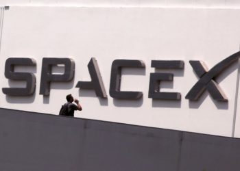 SpaceX recomienda a sus trabajadores no viajar a Brasil
