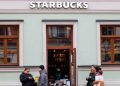 Starbucks se retira de Rusia, cierra 130 cafeterías