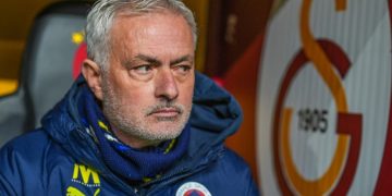 'Su banquillo saltó como monos': Acusan a Mourinho de racismo