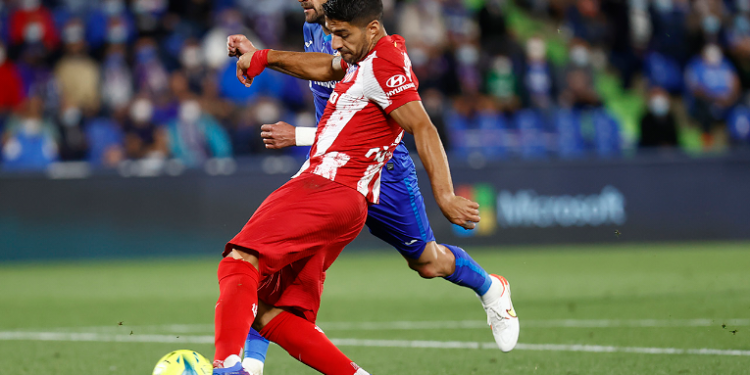 Suárez reflota al Atlético y hunde al Getafe