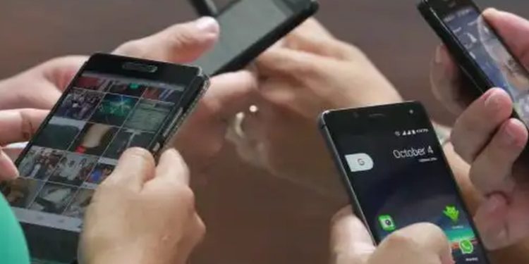 Subastan frecuencias para servicios móviles 5-G