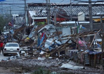 Sube a 43 cifra de muertos en México por huracán Otis