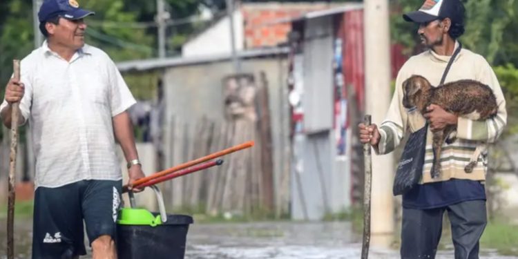Sube a 55 la cifra de fallecidos por lluvias en Bolivia