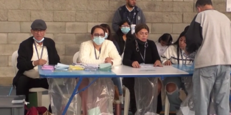 Subsecretario de Estado de EE. UU. y Canciller guatemalteco dialogan sobre proceso electoral