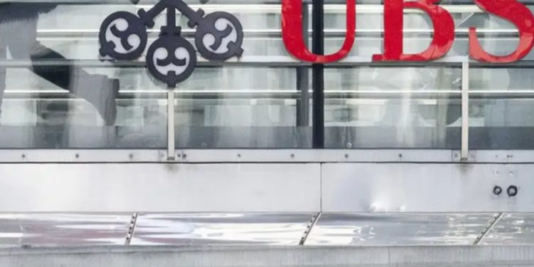 Suiza lanza reforma para evitar caída de bancos sistémicos