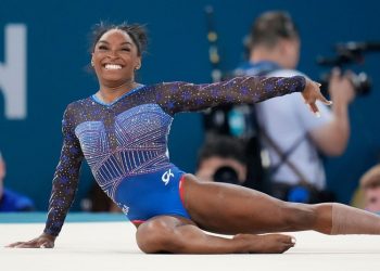 Suma y sigue: Simone Biles reina en el 'around' de París 2024 con su sexto oro olímpico