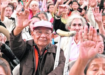 Suman más personas beneficiados al programa del Adulto Mayor