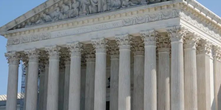 Supremo EE.UU. acepta examinar inmunidad penal de Trump