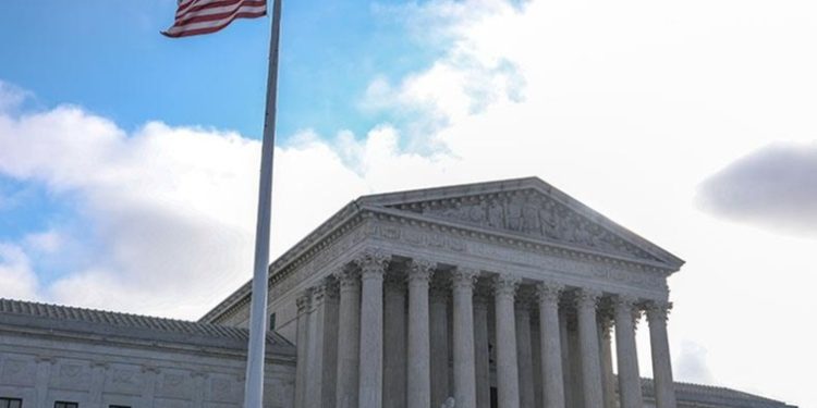 Supremo rechaza estudiar con urgencia inmunidad de Trump