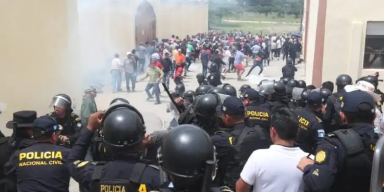 Suspenden las elecciones en dos municipios por disturbios