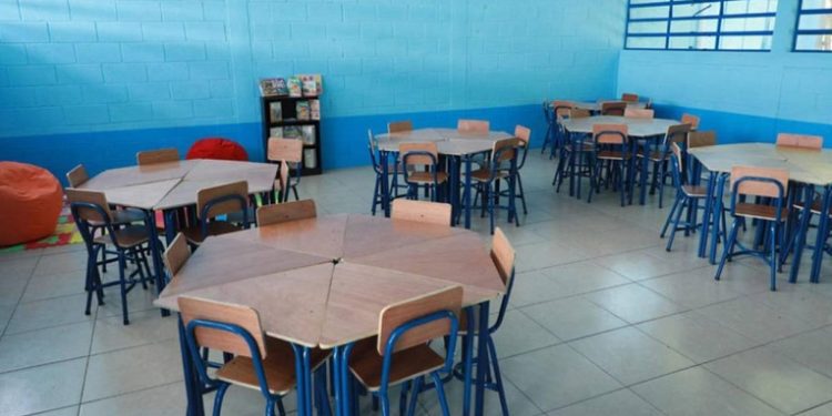 Suspensión de clases en Guatemala y Escuintla por incendio en vertedero de Amsa