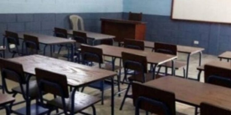 Suspensión de clases en Santa María de Jesús por incendio en volcán de Agua