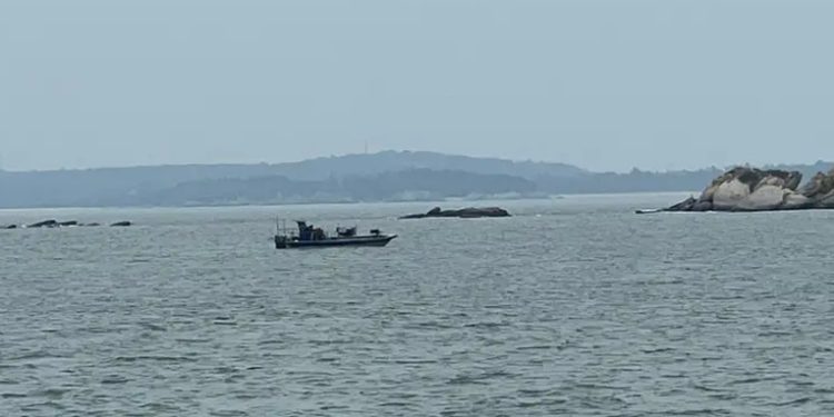 Taiwán acusa a China de interceptar un buque pesquero