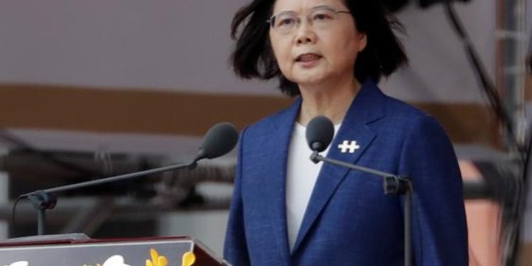 Taiwán advierte que China podría bloquearla por mar y aire