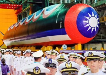 Taiwán bota su primer submarino de fabricación propia
