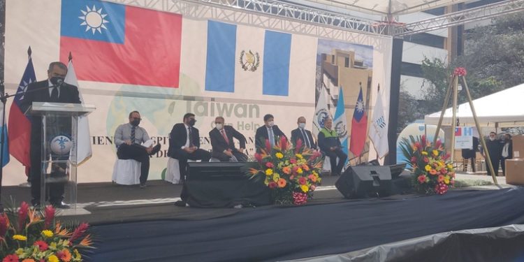 Taiwán colaborará con la construcción del nuevo edificio para neonatología en el país