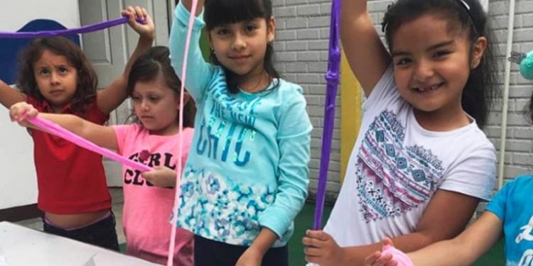 Taller de formación para facilitadores en el uso del Kit Lúdico en valores para niños es inaugurado