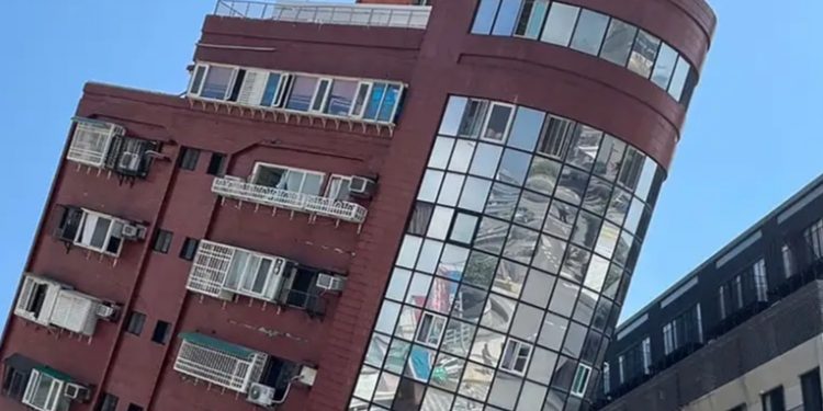 Terremoto en Taiwán deja al menos 7 muertos y 50 heridos