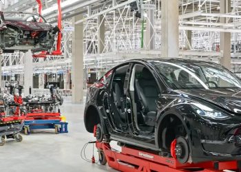 Tesla anuncia caída de venta de sus vehículos en 2024