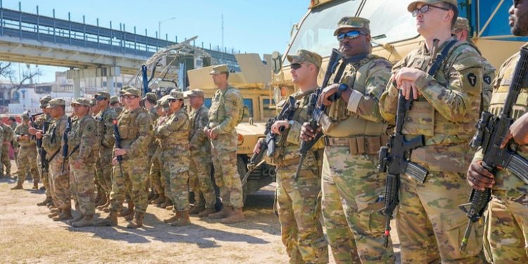 Texas redobla sus esfuerzos en la frontera con México para evitar la entrada de inmigrantes ilegales