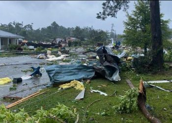Tormenta deja inundaciones y tornados en EE.UU