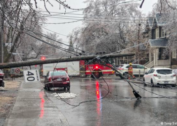 Tormenta en Canadá deja dos muertos y miles sin energí­a