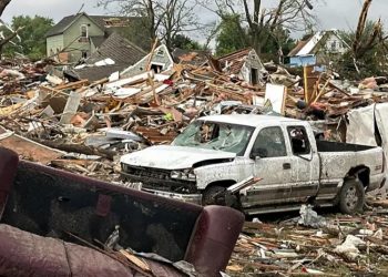 Tornados dejan cuantiosos daños en el Medio Oeste de EE.UU.
