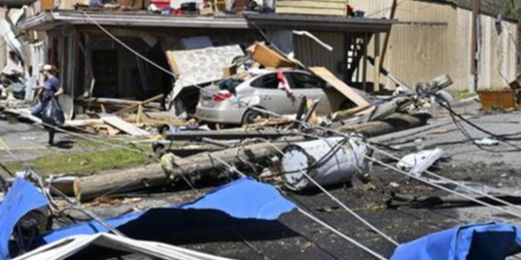 Tornados y fuertes tormentas dejan 26 muertos en EE.UU.