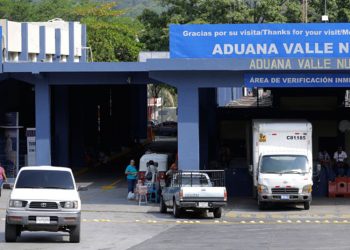 Trabajadores de aduana dan positivo por Covid-19
