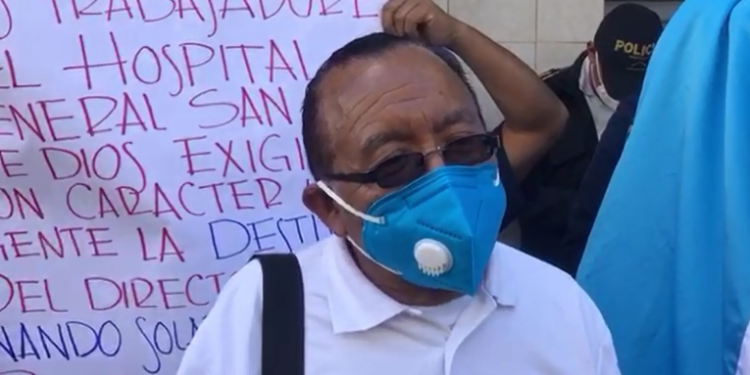 Trabajadores del Hospital San Juan de Dios piden pago de bonos