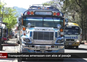 Transportistas amenazan con alza al pasaje