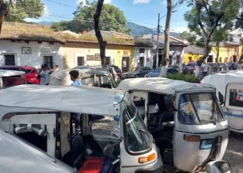 Transportistas de Antigua protestan contra restricciones viales en Cuaresma y Semana Santa