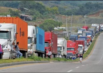 Transportistas de carga anuncian aumento del 16% en sus tarifas por alto costo de combustibles