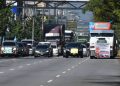 Transportistas de Sololá marchan hacia la Capital exigiendo cambios en el Ministerio Público