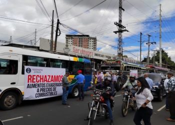 Transportistas llevaron a cabo caravanas de protestas por el alto precio de los combustibles