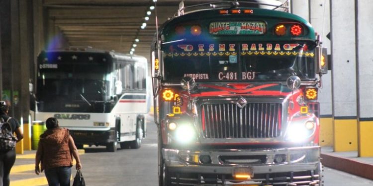 Transportistas piden mesa de dialogo con Municipalidad de Mixco para evitar sanciones