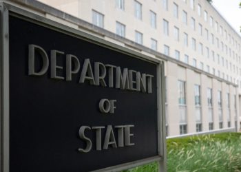 Tras sanciones de EEUU minera suspende trabajos