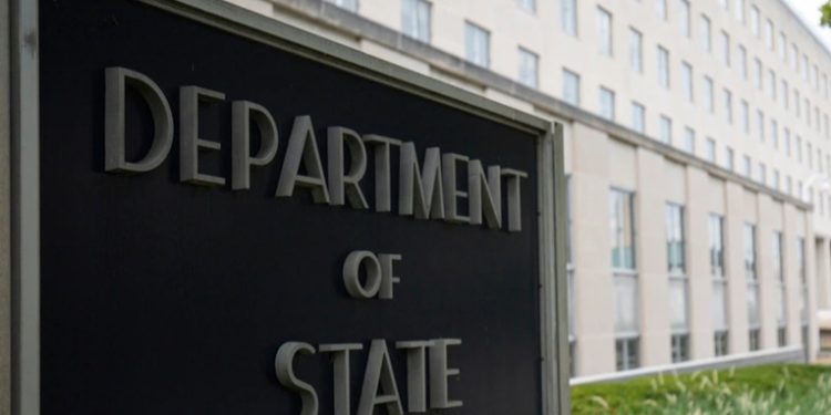 Tras sanciones de EEUU minera suspende trabajos