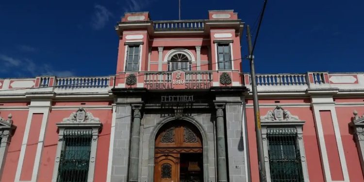 Tres excandidatos presidenciales confirman que sus datos coinciden con los datos por el TSE