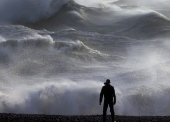 Tres muertos en Ecuador y Chile por oleaje extremo