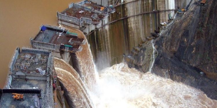 Tres paí­ses, dos órganos supranacionales: la primera guerra por el agua