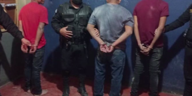 Tres presuntos secuestradores fueron linchados por vecinos de Colotenango, Huehuetenango