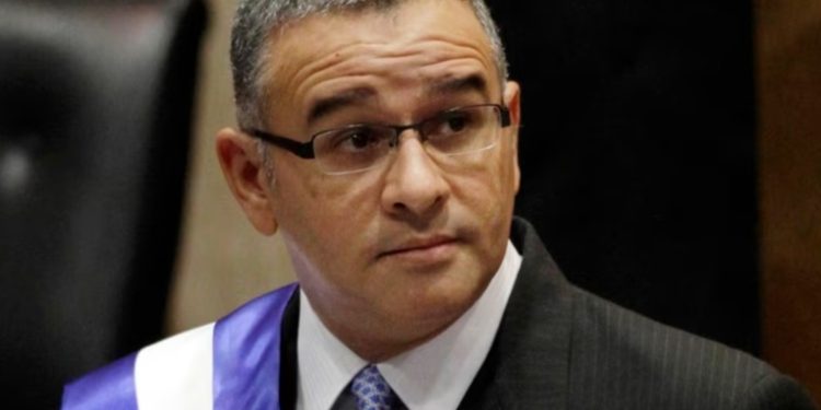 Tribunal condena a 14 años a expresidente salvadoreño Funes por negociar con pandillas