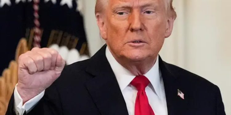 Trump amenaza a China con un arancel adicional del 50 %