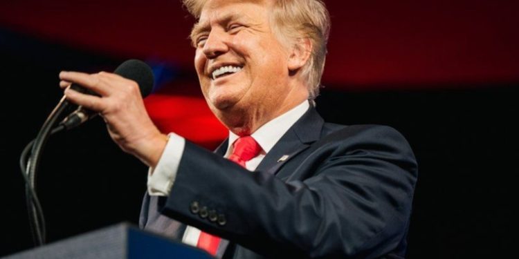 Trump anuncia su propia empresa mediática y red social